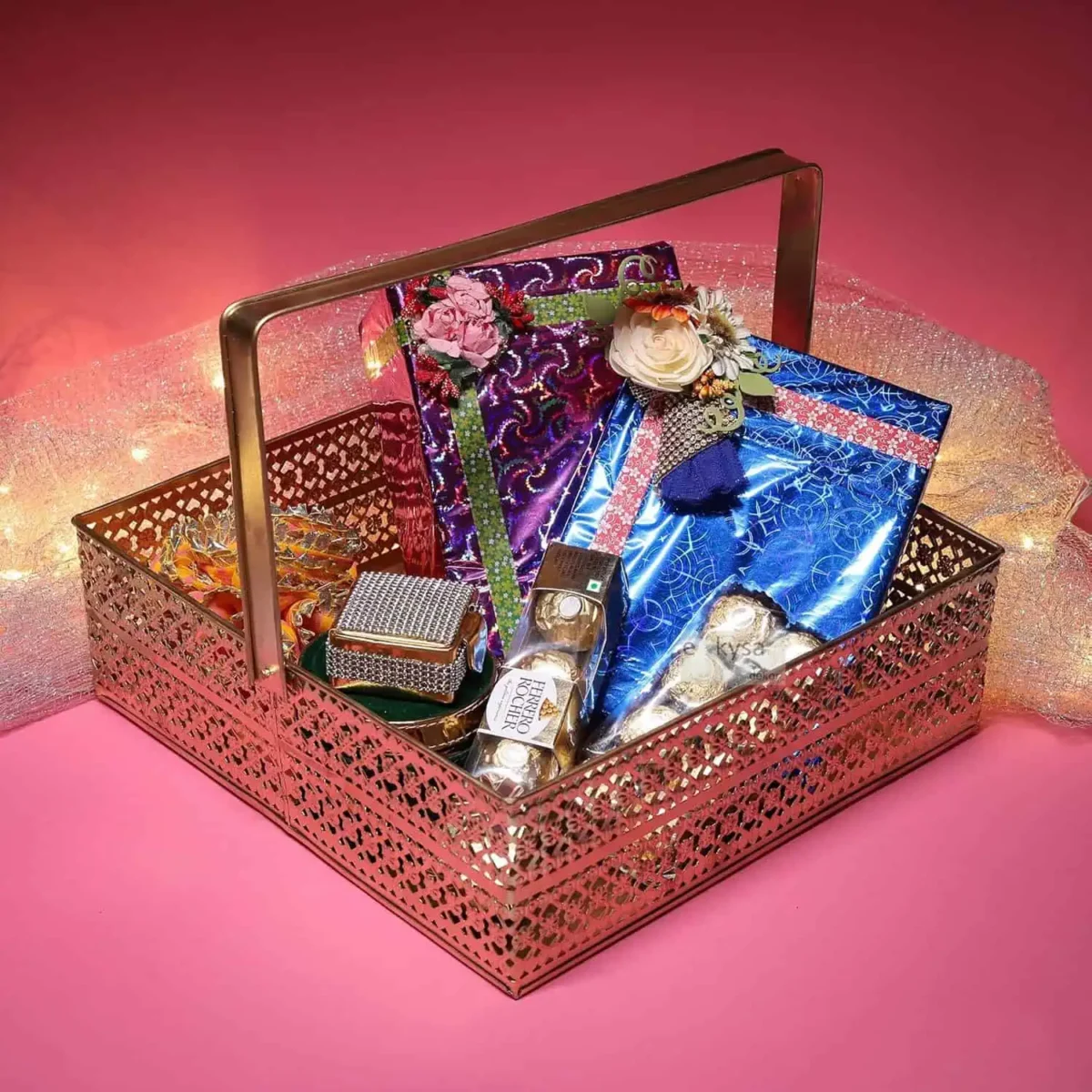 Decorative Fancy Basket Tray Golden Iron Table & Home Décor Tray