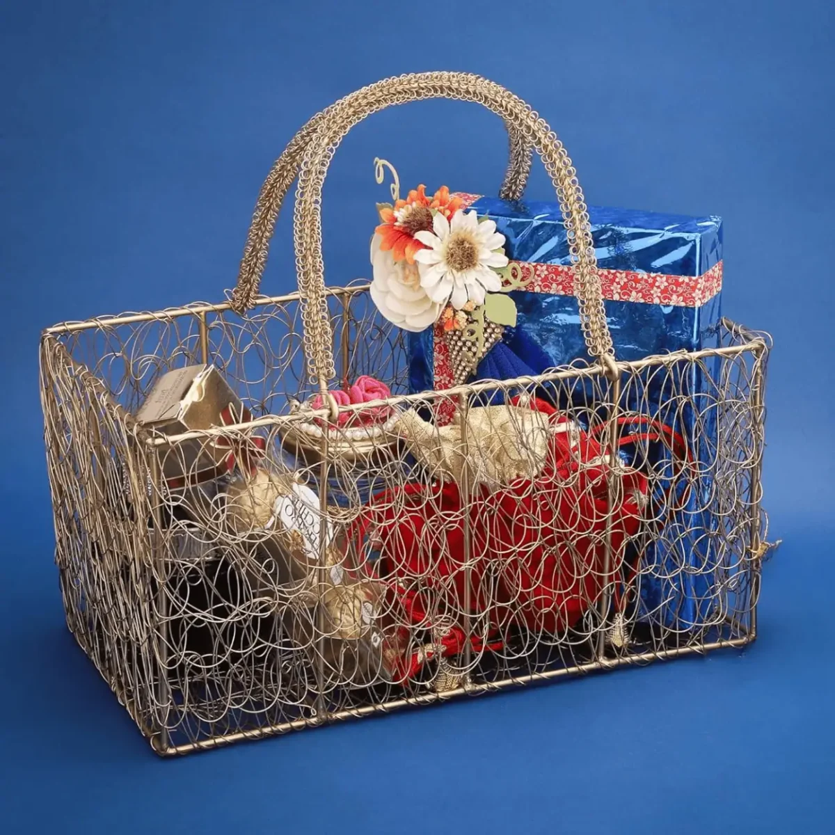 Meshwire Decorative Metal Basket Golden Iron Storage & Display Tray